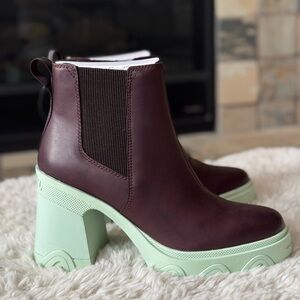 NIB Sorel Brex waterproof block heel platform chelsea Boots